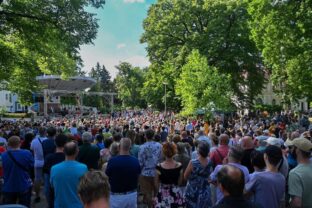 Maj, ktorý vás vytiahne von. Festivaly, majálesy aj veľkolepé otvorenie kúpeľnej sezóny v Piešťanoch