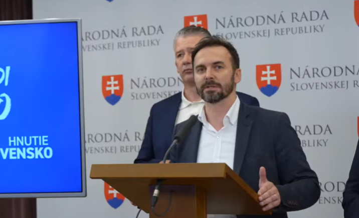 Dnes nehroz&iacute; atent&aacute;t Ficovi, ale Igorovi Matovičovi, vyhl&aacute;sil &Scaron;ipo&scaron;. Expert na rovinu, či by mal mať &scaron;&eacute;f Hnutia Slovensko ochranku - VIDEO - SITA.sk