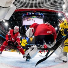 Fotografie štvrťfinále Švajčiarsko - Švédsko na MS v hokeji 2026.