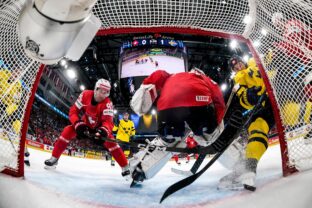 Fotografie štvrťfinále Švajčiarsko - Švédsko na MS v hokeji 2026.