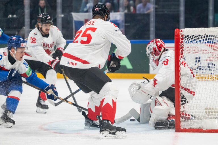 Fotografie zo zápasu Slovensko - Kanada na MS v hokeji 2026.