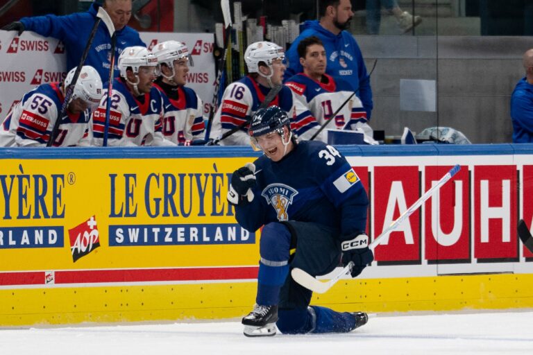 Fotografie zo zápasu Fínsko - USA na MS v hokeji 2026.