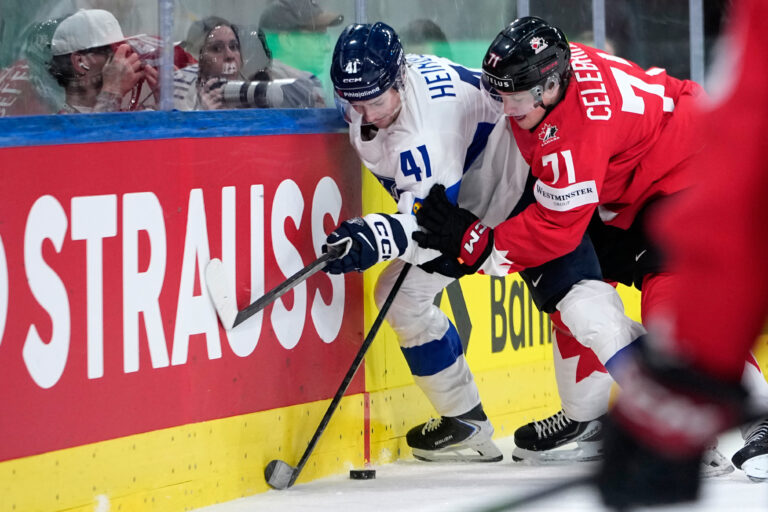 Fotografie semifinále Kanada - Fínsko na MS v hokeji 2026.