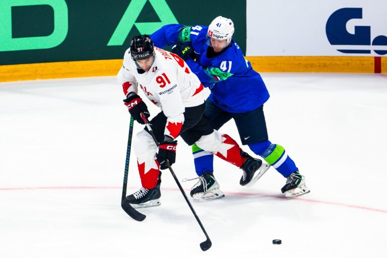 Fotografie zo zápasu Kanada - Slovinsko na MS v hokeji 2026.