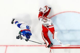 Fotografie zo zápasu Slovensko - Dánsko na MS v hokeji 2026.