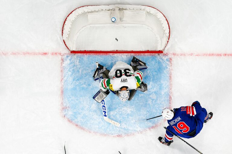 Fotografie zo zápasu USA - Maďarsko na MS v hokeji 2026.