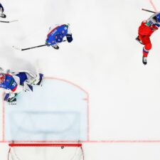 Fotografie zo zápasu Slovensko - Česko na MS v hokeji 2026.