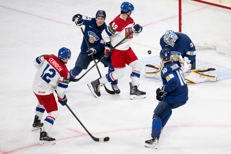 Fotografie štvrťfinále Fínsko - Česko na MS v hokeji 2026.