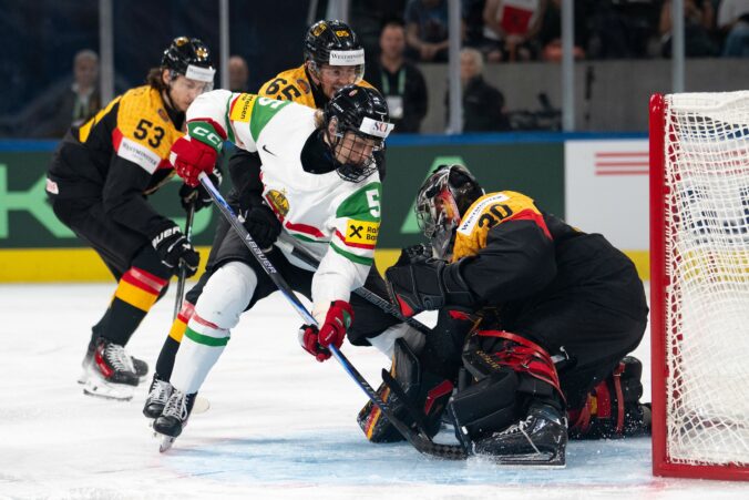Fotografie zo zápasu Nemecko - Maďarsko na MS v hokeji 2026.