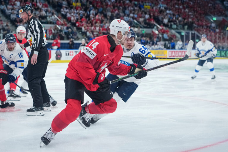 Fotografie: Hokej finále Švajčiarsko - Fínsko na MS v hokeji 2026.