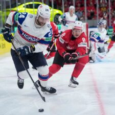 Fotografie semifinále Švajčiarsko - Nórsko na MS v hokeji 2026.