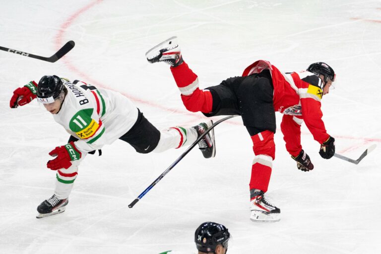 Fotografie zo zápasu Rakúsko - Maďasko na MS v hokeji 2026.