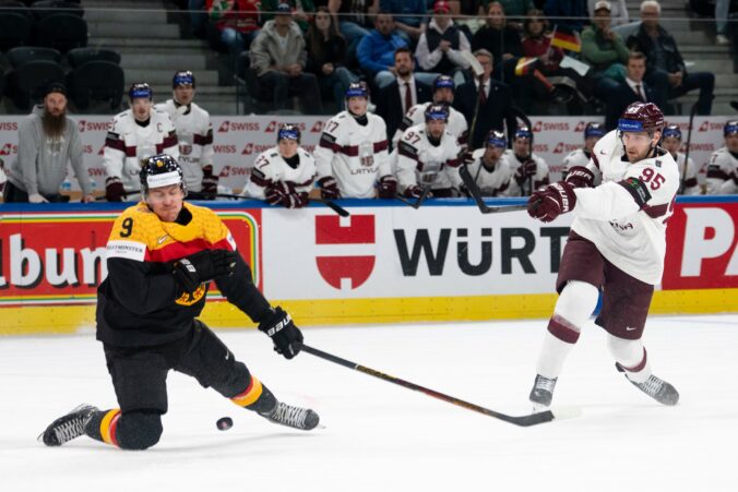 Fotografie zo zápasu Nemecko - Lotyšsko na MS v hokeji 2026.
