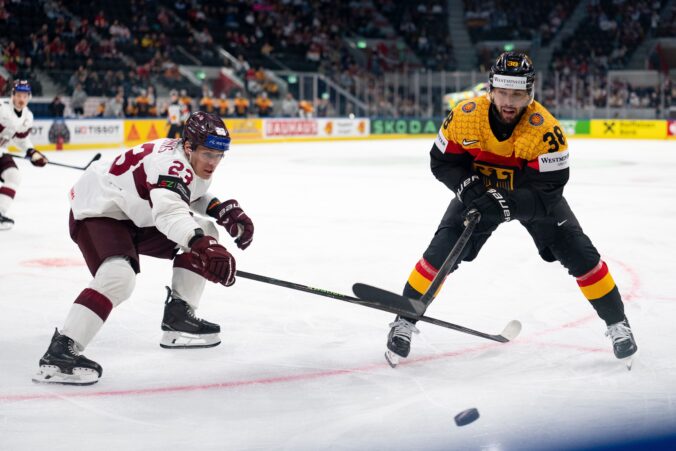 Fotografie zo zápasu Nemecko - Lotyšsko na MS v hokeji 2026.