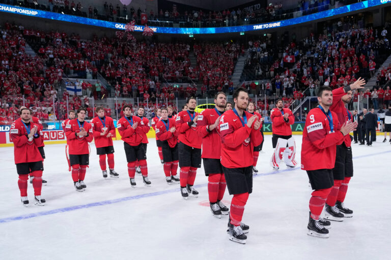 Fotografie: Hokej finále Švajčiarsko - Fínsko na MS v hokeji 2026.