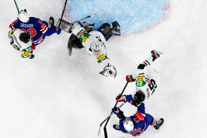 Fotografie zo zápasu USA - Maďarsko na MS v hokeji 2026.