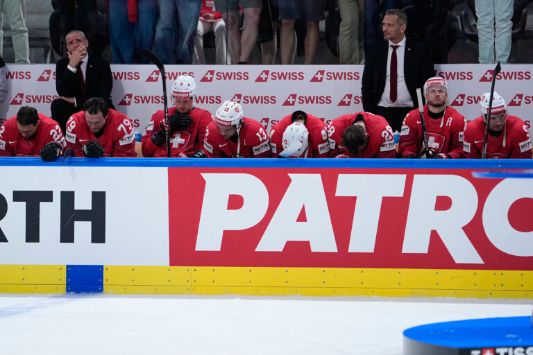 Fotografie: Hokej finále Švajčiarsko - Fínsko na MS v hokeji 2026.