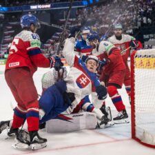Fotografie zo zápasu Slovensko - Česko na MS v hokeji 2026.