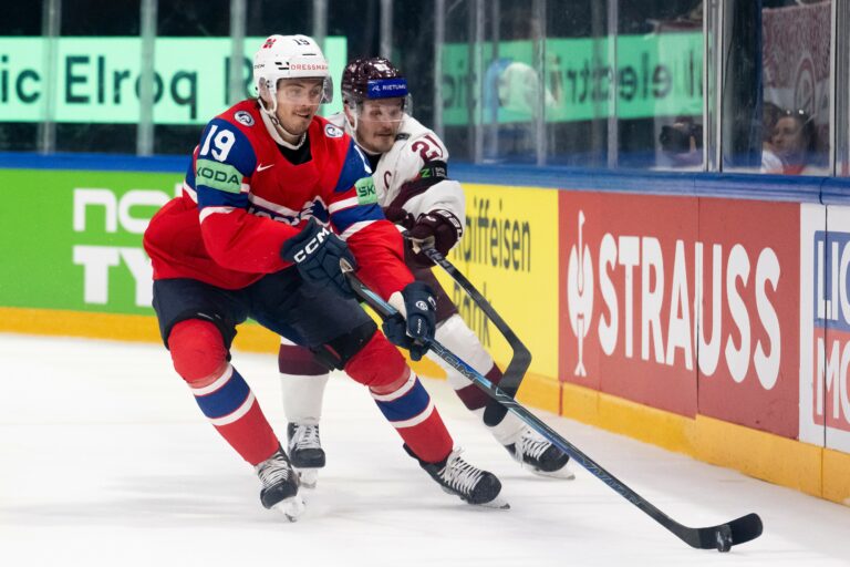 Fotografie štvrťfinále Nórsko - Lotyšsko na MS v hokeji 2026.