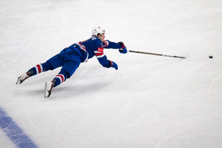 Fotografie zo zápasu USA - Maďarsko na MS v hokeji 2026.
