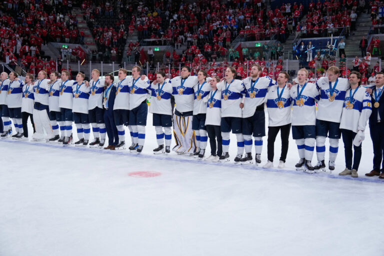 Fotografie: Hokej finále Švajčiarsko - Fínsko na MS v hokeji 2026.