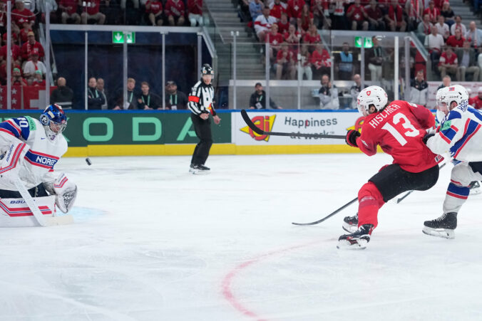 Fotografie semifinále Švajčiarsko - Nórsko na MS v hokeji 2026.