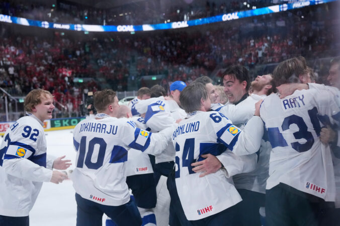Fotografie: Hokej finále Švajčiarsko - Fínsko na MS v hokeji 2026.