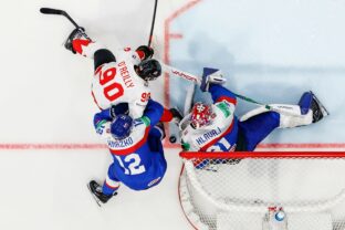 Fotografie zo zápasu Slovensko - Kanada na MS v hokeji 2026.