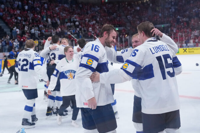 Fotografie: Hokej finále Švajčiarsko - Fínsko na MS v hokeji 2026.