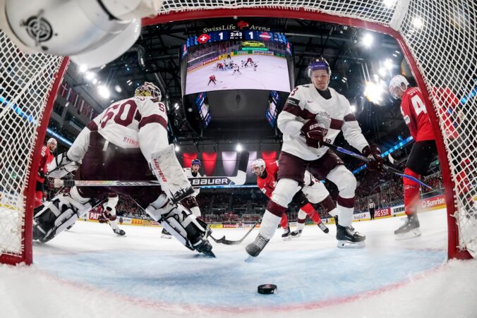 Fotografie zo zápasu Švajčiarsko - Lotyšsko na MS v hokeji 2026.