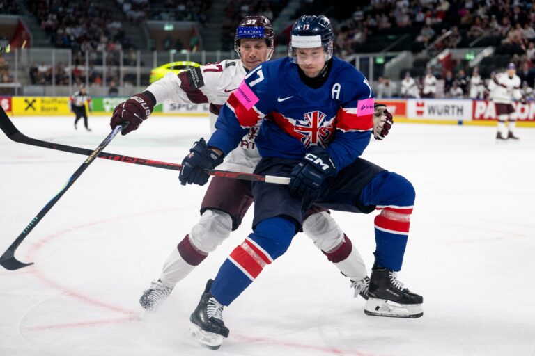 Fotografie zo zápasu Veľká Británia - Lotyšsko na MS v hokeji 2026.
