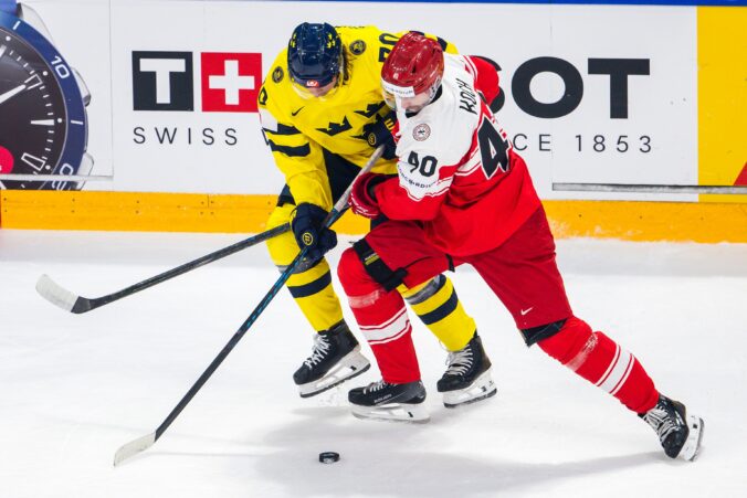 Fotografie zo zápasu Dánsko - Švédsko na MS v hokeji 2026.