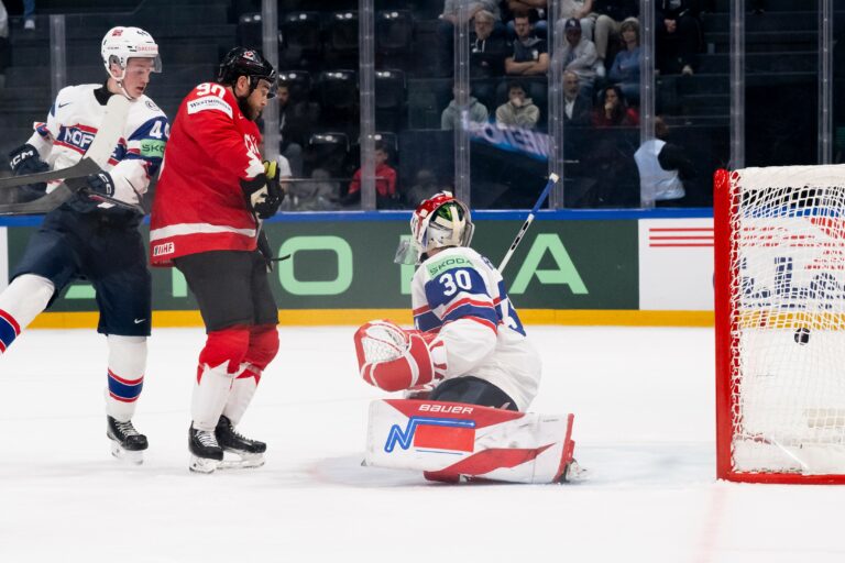 Fotografie zo zápasu Kanada - Nórsko na MS v hokeji 2026.