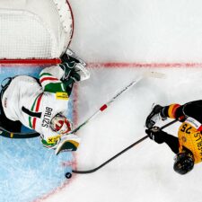 Fotografie zo zápasu Nemecko - Maďarsko na MS v hokeji 2026.