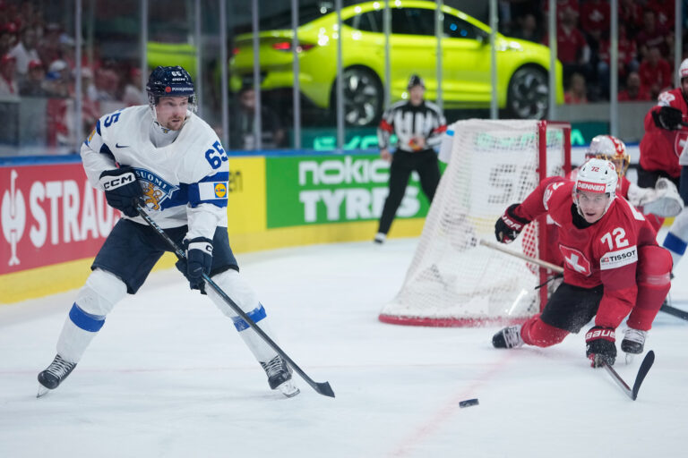 Fotografie: Hokej finále Švajčiarsko - Fínsko na MS v hokeji 2026.
