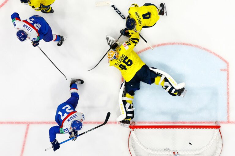 Fotografie zo zápasu Slovensko - Švédsko na MS v hokeji 2026.