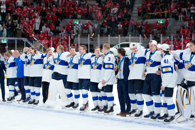 Fotografie: Hokej finále Švajčiarsko - Fínsko na MS v hokeji 2026.