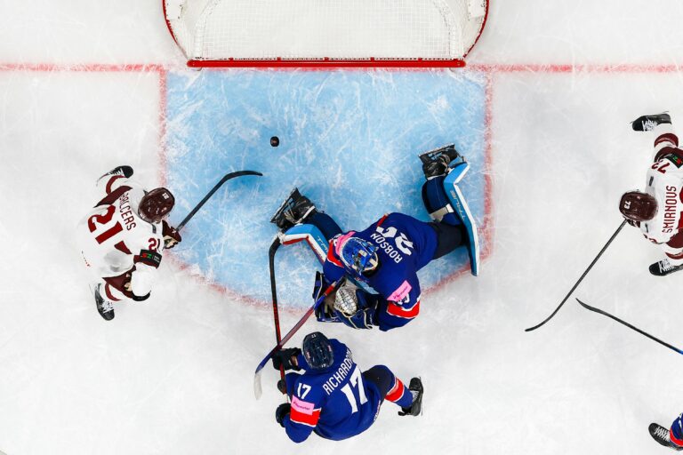Fotografie zo zápasu Veľká Británia - Lotyšsko na MS v hokeji 2026.