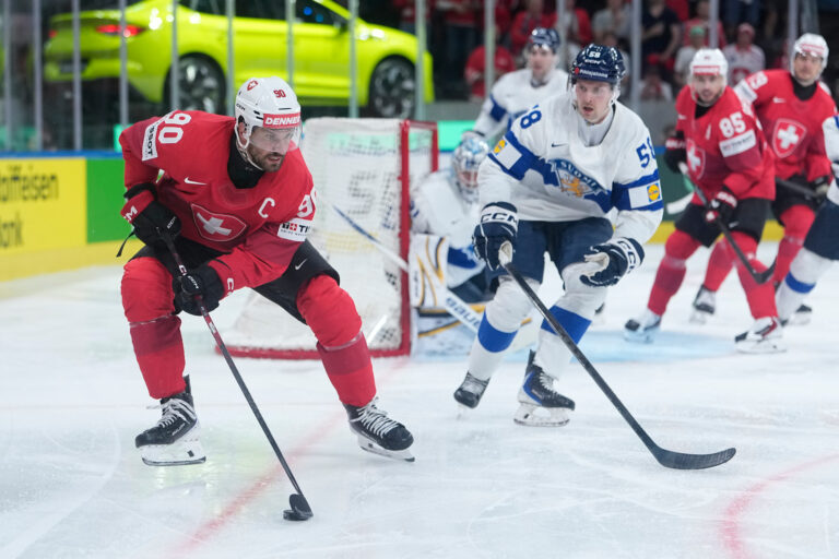 Fotografie: Hokej finále Švajčiarsko - Fínsko na MS v hokeji 2026.