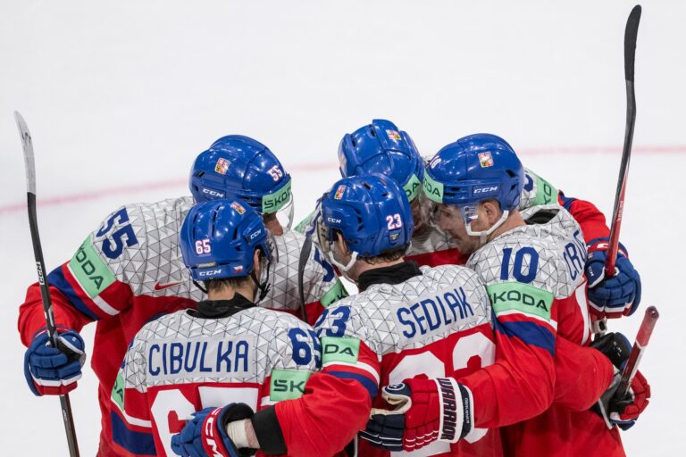 Fotografie zo zápasu Slovensko - Česko na MS v hokeji 2026.