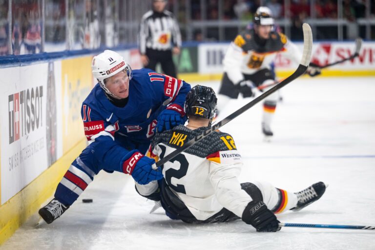 Fotografie zo zápasu USA - Nemecko na MS v hokeji 2026.