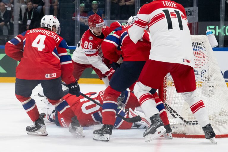 Fotografie zo zápasu Nórsko - Dánsko na MS v hokeji 2026.