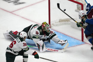 Play off: Colorado - Minnesota