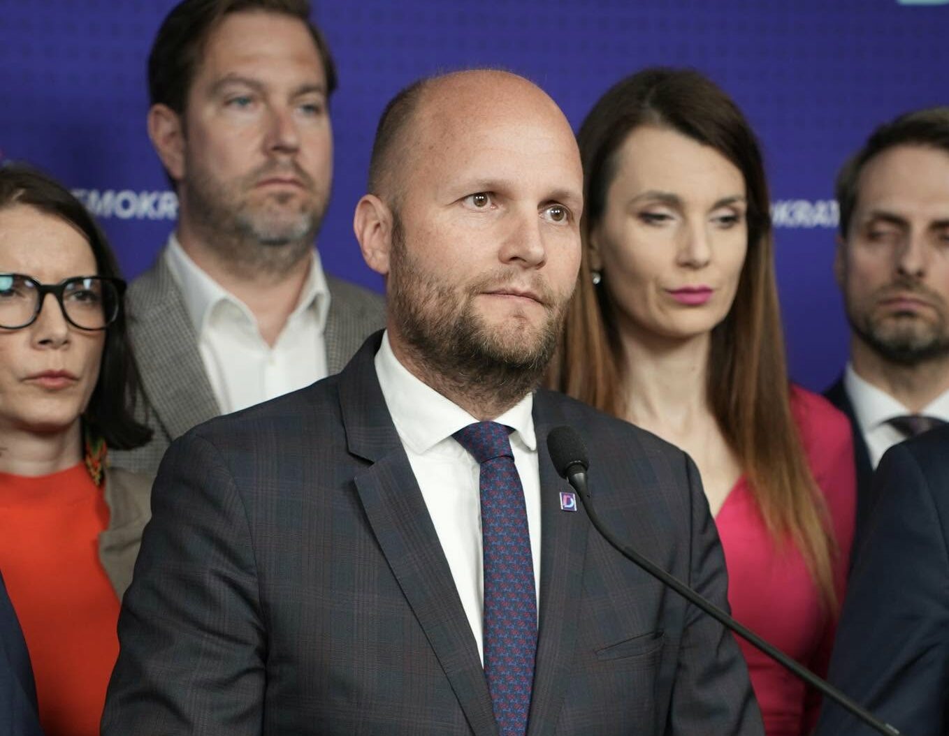 Pol&iacute;cia obdržala inform&aacute;ciu o &uacute;mysle zavraždiť Jaroslava Naďa. Chceli ho zastreliť pred vlastn&yacute;m domom guľkou do hlavy, &scaron;okuje Galko - VIDEO - SITA.sk