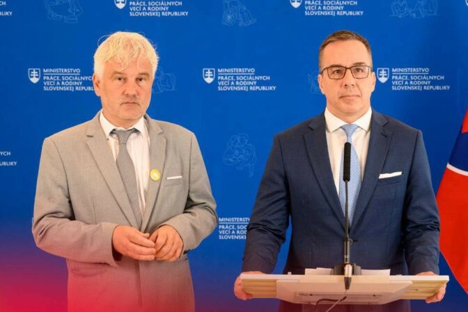 Erik Tomáš : TK: Predstavenie zákona proti záškoláctvu a zneužívaniu sociálneho systému