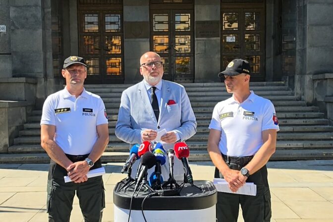 Legislatívne zmeny, Kaliňák, Polákovič, Tlacháč