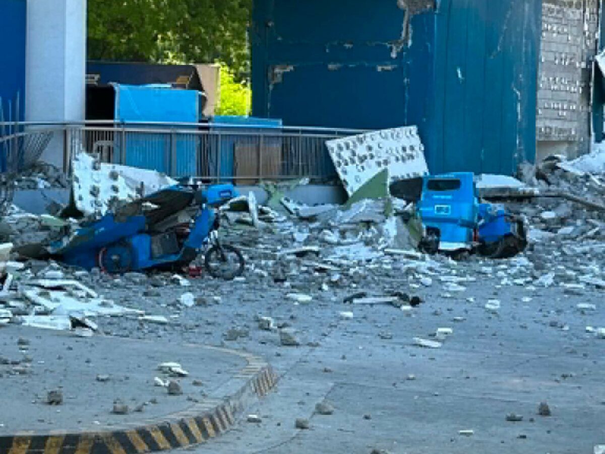 Zemetrasenie na Filip&iacute;nach m&aacute; najmenej p&auml;tn&aacute;sť obet&iacute;, zr&uacute;tili sa desiatky budov. Okolit&eacute; &scaron;t&aacute;ty varovali pre cunami - SITA.sk