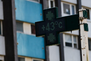 APTOPIX France Extreme Weather Heat