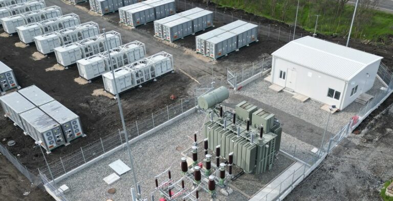 Batériové úložisko s kapacitou 602 MWh v Burgase je podľa spoločnosti Solarpro najväčším prevádzkovaným zariadením svojho druhu vo východnej Európe.