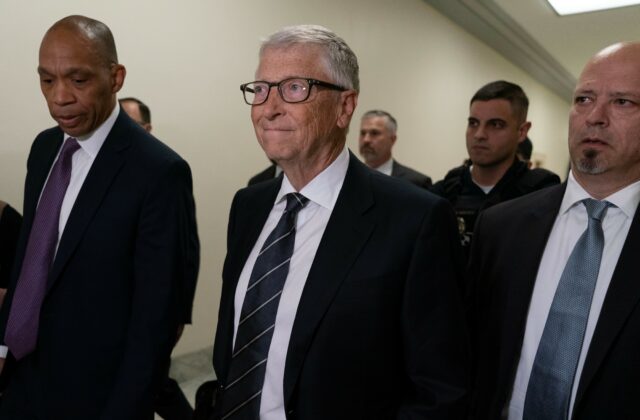 Bill Gates pred Kongresom odmietol spojenie s Epsteinovými zločinmi